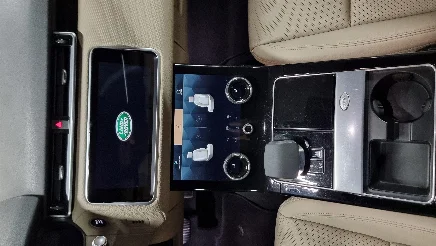 Land Rover Velar photo-9